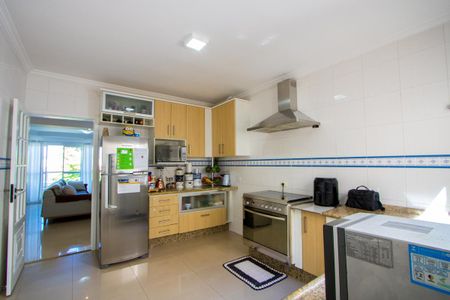 Apartamento à venda com 300m², 3 quartos e 2 vagas Apartamento à venda com 300m², 3 quartos e 2 vagasCozinha