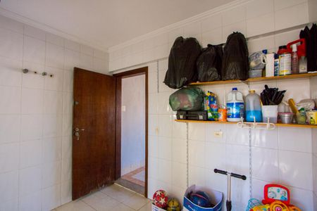 Apartamento à venda com 300m², 3 quartos e 2 vagas Apartamento à venda com 300m², 3 quartos e 2 vagasÁrea de serviço 2