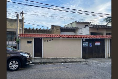Casa à venda com 333m², 5 quartos e 4 vagasFachada / Placa 