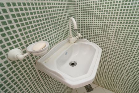 Casa à venda com 333m², 5 quartos e 4 vagasBanheiro do Salão de Festa