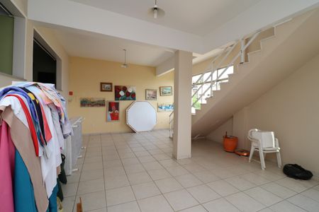 Casa à venda com 333m², 5 quartos e 4 vagasSalão de Festas