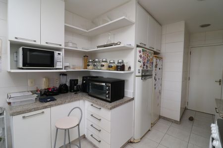 Casa à venda com 333m², 5 quartos e 4 vagasCozinha