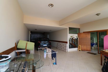 Casa à venda com 333m², 5 quartos e 4 vagasGaragem