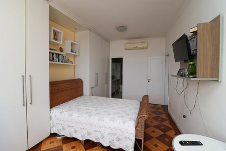 Casa à venda com 333m², 5 quartos e 4 vagasSuíte 2