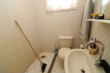 Casa à venda com 333m², 5 quartos e 4 vagasBanheiro de serviço 1