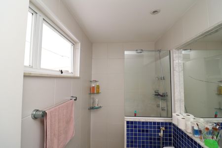 Casa à venda com 333m², 5 quartos e 4 vagasBanheiro da Suíte 1