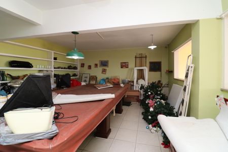 Casa à venda com 333m², 5 quartos e 4 vagasSalão de Festas