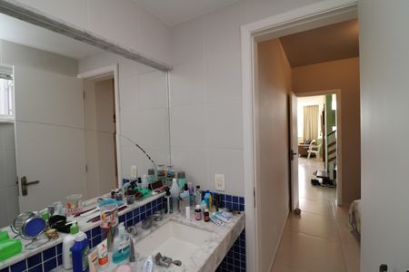 Casa à venda com 333m², 5 quartos e 4 vagasBanheiro da Suíte 1