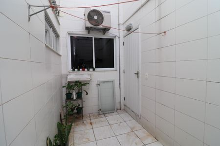 Casa à venda com 333m², 5 quartos e 4 vagasÁrea de Serviço 2