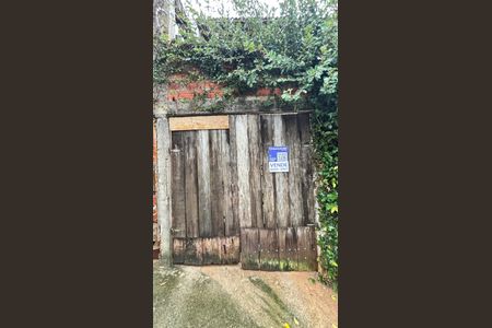Casa à venda com 160m², 2 quartos e 1 vaga Casa à venda com 160m², 2 quartos e 1 vagaFachada