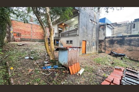 Casa à venda com 160m², 2 quartos e 1 vaga Casa à venda com 160m², 2 quartos e 1 vagaQuintal