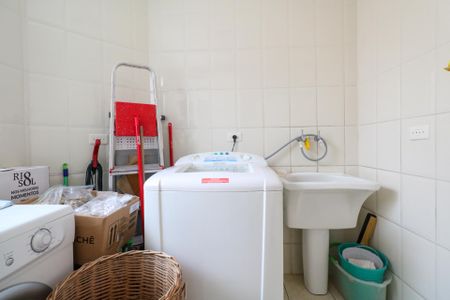 Casa à venda com 300m², 3 quartos e 4 vagas Casa à venda com 300m², 3 quartos e 4 vagasÁrea de Serviço