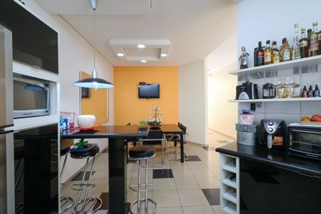 Casa à venda com 300m², 3 quartos e 4 vagas Casa à venda com 300m², 3 quartos e 4 vagasCozinha