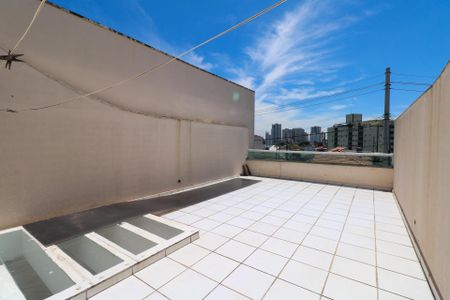 Casa à venda com 300m², 3 quartos e 4 vagas Casa à venda com 300m², 3 quartos e 4 vagasTerraço- Suíte 1