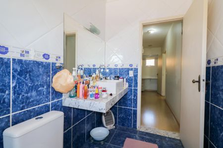 Casa à venda com 300m², 3 quartos e 4 vagas Casa à venda com 300m², 3 quartos e 4 vagasBanheiro da Suíte