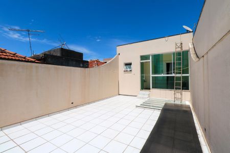 Casa à venda com 300m², 3 quartos e 4 vagas Casa à venda com 300m², 3 quartos e 4 vagasTerraço- Suíte 1