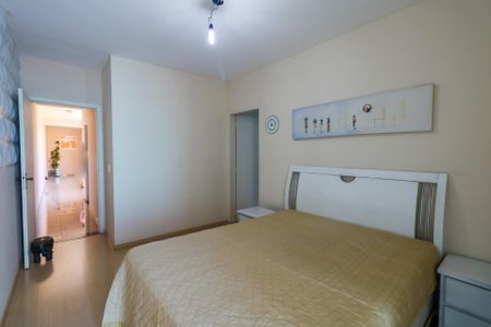 Casa à venda com 300m², 3 quartos e 4 vagas Casa à venda com 300m², 3 quartos e 4 vagasSuíte 2