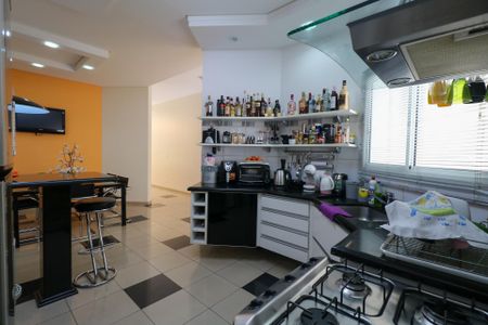 Casa à venda com 300m², 3 quartos e 4 vagas Casa à venda com 300m², 3 quartos e 4 vagasCozinha
