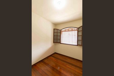 Casa à venda com 190m², 3 quartos e 3 vagas Casa à venda com 190m², 3 quartos e 3 vagasQuarto 1