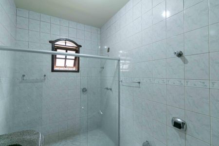 Casa à venda com 190m², 3 quartos e 3 vagas Casa à venda com 190m², 3 quartos e 3 vagasBanheiro Social