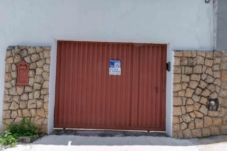Casa à venda com 190m², 3 quartos e 3 vagas Casa à venda com 190m², 3 quartos e 3 vagasPlaquinha