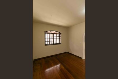 Casa à venda com 190m², 3 quartos e 3 vagas Casa à venda com 190m², 3 quartos e 3 vagasCopa