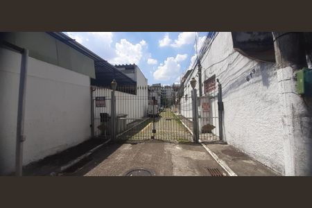 Casa de condomínio à venda com 190m², 3 quartos e 3 vagas Casa de condomínio à venda com 190m², 3 quartos e 3 vagasFachada