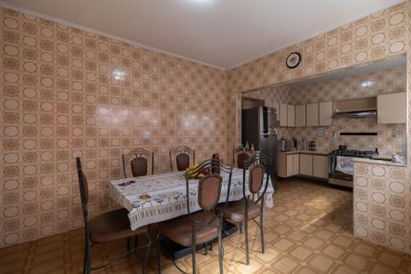 Casa à venda com 148m², 3 quartos e 2 vagas Casa à venda com 148m², 3 quartos e 2 vagasCozinha