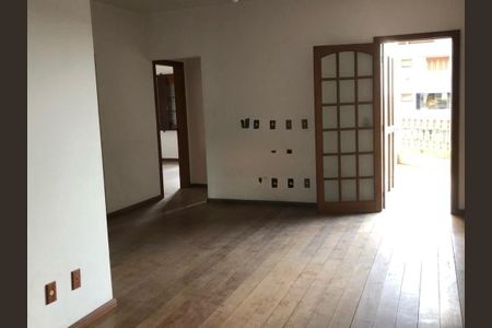 Casa à venda com 460m², 4 quartos e 4 vagasSala