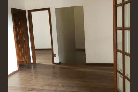 Casa à venda com 460m², 4 quartos e 4 vagasSala