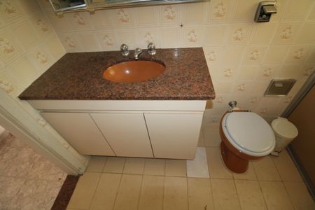 Casa à venda com 336m², 4 quartos e 3 vagasEdícula - Banheiro