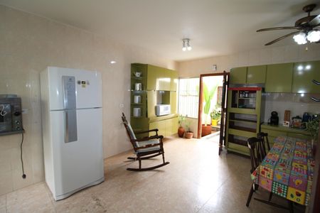 Casa à venda com 336m², 4 quartos e 3 vagasCozinha