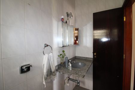 Casa à venda com 336m², 4 quartos e 3 vagasBanheiro 2