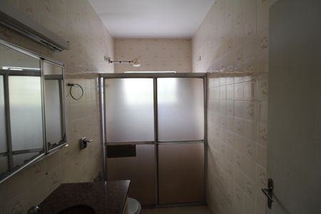 Casa à venda com 336m², 4 quartos e 3 vagasEdícula - Banheiro