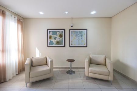 Apartamento à venda com 83m², 2 quartos e 2 vagasHall social