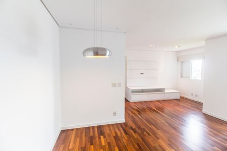 Apartamento à venda com 83m², 2 quartos e 2 vagas Apartamento à venda com 83m², 2 quartos e 2 vagasSala de Jantar