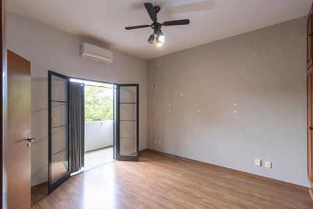 Casa à venda com 336m², 5 quartos e 4 vagas Casa à venda com 336m², 5 quartos e 4 vagasQuarto da suíte 1