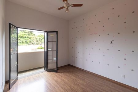 Casa à venda com 336m², 5 quartos e 4 vagas Casa à venda com 336m², 5 quartos e 4 vagasQuarto da suíte 3