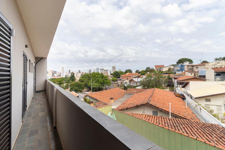 Casa à venda com 336m², 5 quartos e 4 vagas Casa à venda com 336m², 5 quartos e 4 vagasVaranda