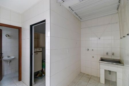 Casa à venda com 336m², 5 quartos e 4 vagas Casa à venda com 336m², 5 quartos e 4 vagasÁrea de serviço