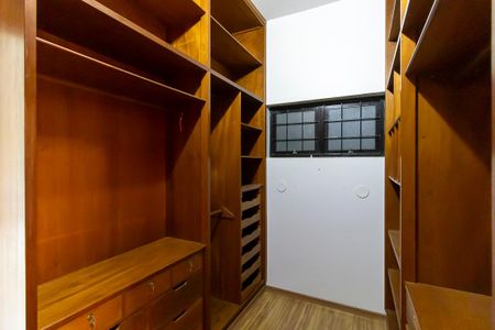 Casa à venda com 336m², 5 quartos e 4 vagas Casa à venda com 336m², 5 quartos e 4 vagasQuarto da suíte 1