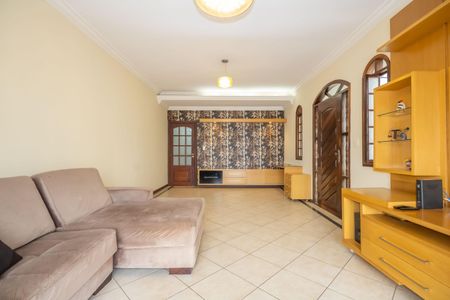 Casa à venda com 250m², 3 quartos e 3 vagas Casa à venda com 250m², 3 quartos e 3 vagasSala