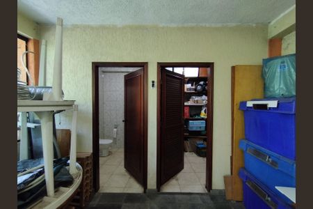 Casa à venda com 340m², 4 quartos e 6 vagas Casa à venda com 340m², 4 quartos e 6 vagasSalão