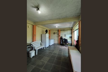 Casa à venda com 340m², 4 quartos e 6 vagas Casa à venda com 340m², 4 quartos e 6 vagasSalão
