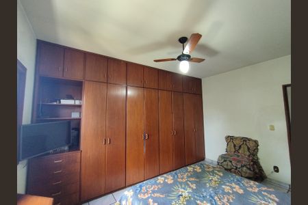 Casa à venda com 340m², 4 quartos e 6 vagas Casa à venda com 340m², 4 quartos e 6 vagasSuíte 1