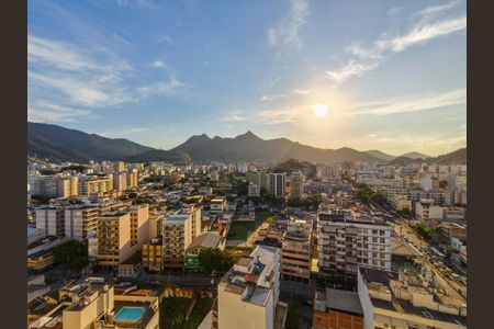 Apartamento à venda com 183m², 4 quartos e 3 vagas Apartamento à venda com 183m², 4 quartos e 3 vagasVista da Sala
