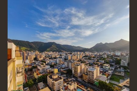 Apartamento à venda com 183m², 4 quartos e 3 vagas Apartamento à venda com 183m², 4 quartos e 3 vagasVista da Sacada