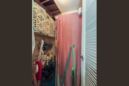 Apartamento à venda com 183m², 4 quartos e 3 vagas Apartamento à venda com 183m², 4 quartos e 3 vagasBanheiro de serviço