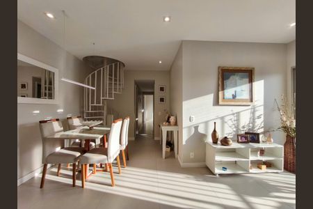 Apartamento à venda com 183m², 4 quartos e 3 vagas Apartamento à venda com 183m², 4 quartos e 3 vagasSala