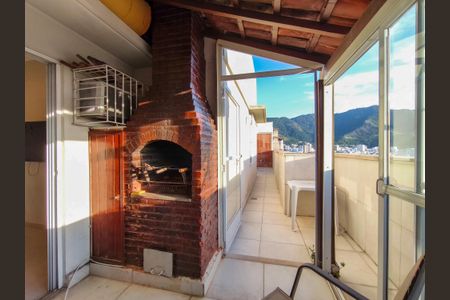 Apartamento à venda com 183m², 4 quartos e 3 vagas Apartamento à venda com 183m², 4 quartos e 3 vagasChurrasqueira